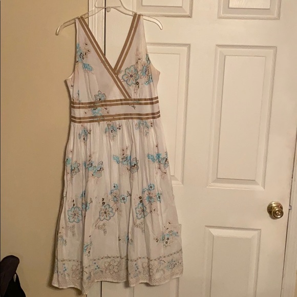 Dress - Picture 1 of 2